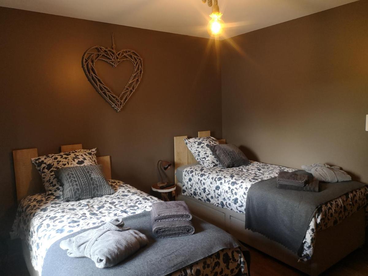 Gite La Grange De La Trigalle Avec Spa Professionnel Privatif Valognes Exterior foto
